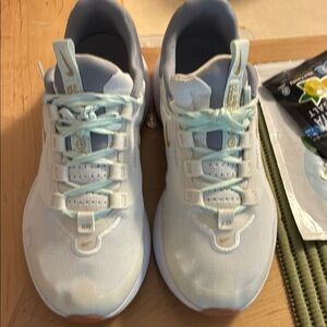 Nike Women's Light Blue Sneakers